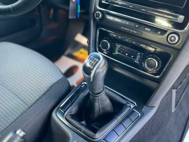 Шкода Суперб 2012 у Коломые на Automoto.ua Білий Шкода Суперб, об'ємом двигуна 2 л та пробігом 254 тис. км за 9200 $, фото 13 на Automoto.ua