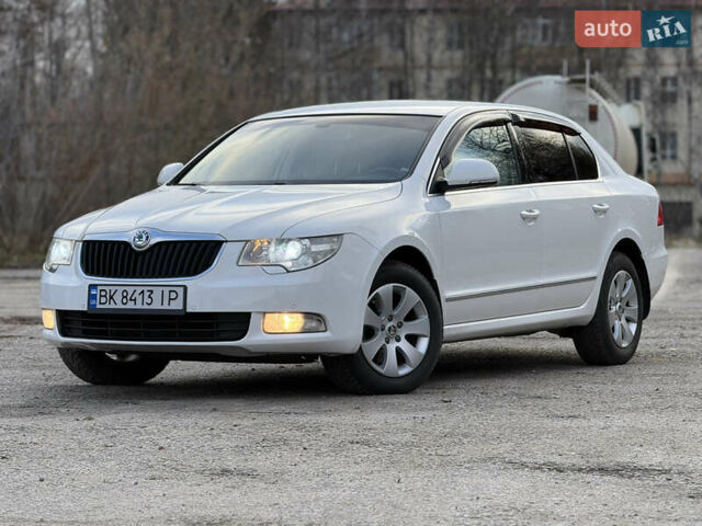 Білий Шкода Суперб, об'ємом двигуна 1.97 л та пробігом 280 тис. км за 12000 $, фото 3 на Automoto.ua