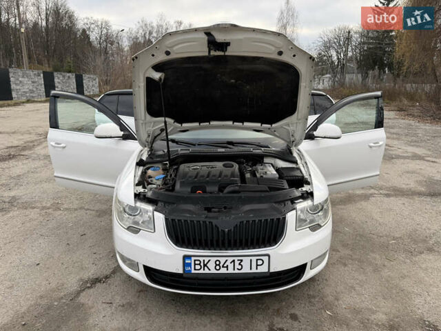 Білий Шкода Суперб, об'ємом двигуна 1.97 л та пробігом 280 тис. км за 12000 $, фото 40 на Automoto.ua