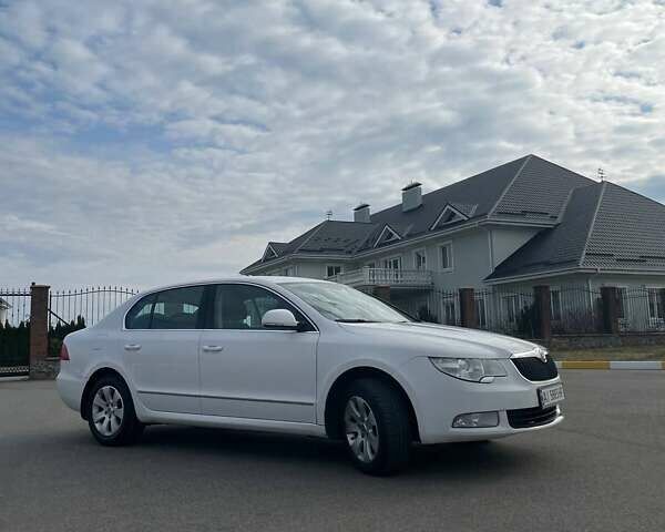 Білий Шкода Суперб, об'ємом двигуна 1.8 л та пробігом 230 тис. км за 9500 $, фото 6 на Automoto.ua