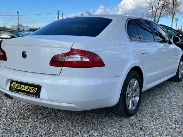 Шкода Суперб 2012 у Коломые на Automoto.ua Білий Шкода Суперб, об'ємом двигуна 2 л та пробігом 254 тис. км за 9200 $, фото 3 на Automoto.ua