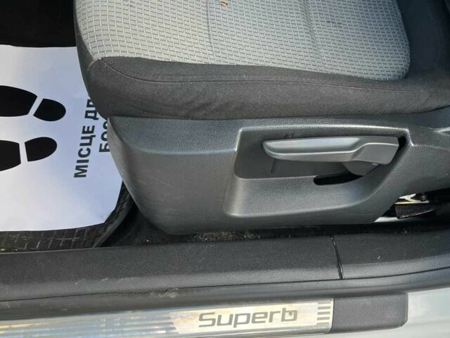 Шкода Суперб 2012 у Коломые на Automoto.ua Білий Шкода Суперб, об'ємом двигуна 2 л та пробігом 254 тис. км за 9200 $, фото 18 на Automoto.ua