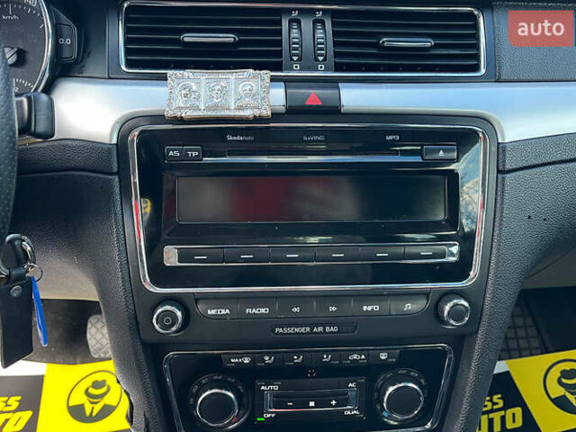 Шкода Суперб 2012 у Коломые на Automoto.ua Білий Шкода Суперб, об'ємом двигуна 1.97 л та пробігом 254 тис. км за 9200 $, фото 11 на Automoto.ua