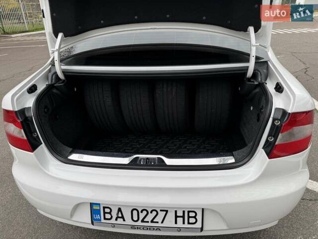 Белый Шкода Суперб, объемом двигателя 1.8 л и пробегом 109 тыс. км за 10500 $, фото 20 на Automoto.ua