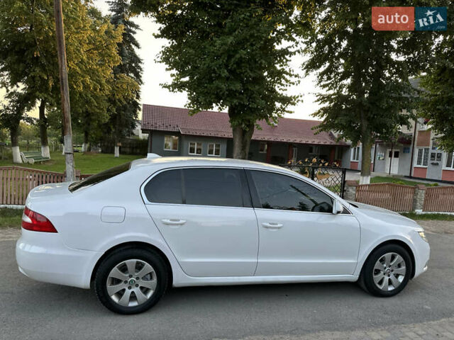Белый Шкода Суперб, объемом двигателя 2 л и пробегом 264 тыс. км за 8600 $, фото 6 на Automoto.ua
