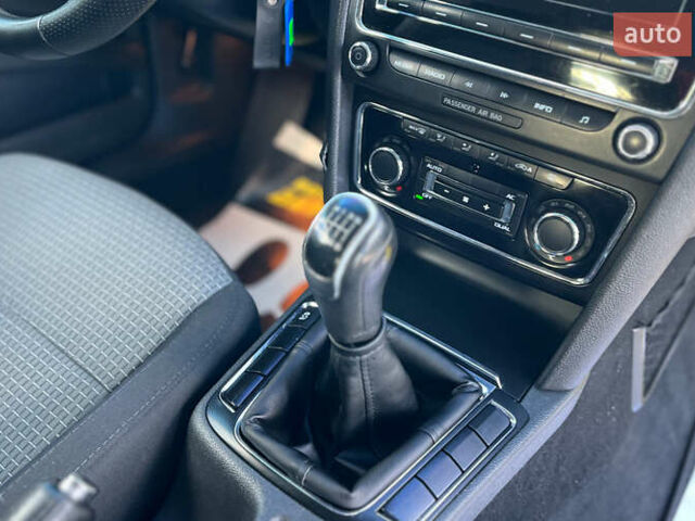 Шкода Суперб 2012 у Коломые на Automoto.ua Білий Шкода Суперб, об'ємом двигуна 1.97 л та пробігом 254 тис. км за 9200 $, фото 13 на Automoto.ua