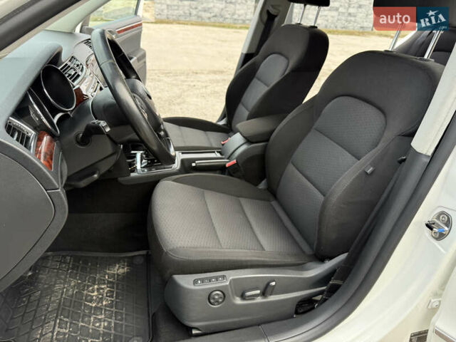 Білий Шкода Суперб, об'ємом двигуна 1.97 л та пробігом 280 тис. км за 12000 $, фото 16 на Automoto.ua