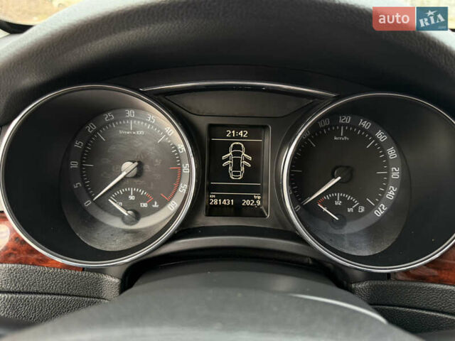 Білий Шкода Суперб, об'ємом двигуна 1.97 л та пробігом 280 тис. км за 12000 $, фото 19 на Automoto.ua