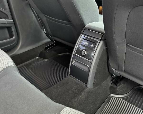 Белый Шкода Суперб, объемом двигателя 1.8 л и пробегом 109 тыс. км за 10500 $, фото 21 на Automoto.ua