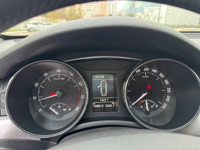 Белый Шкода Суперб, объемом двигателя 1.8 л и пробегом 109 тыс. км за 10500 $, фото 1 на Automoto.ua