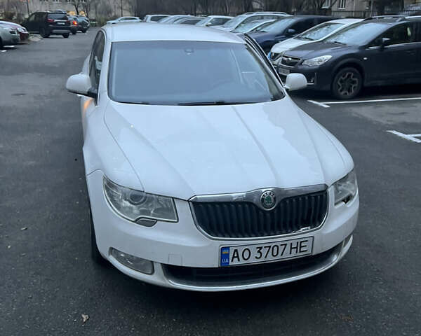 Білий Шкода Суперб, об'ємом двигуна 1.8 л та пробігом 156 тис. км за 8000 $, фото 24 на Automoto.ua