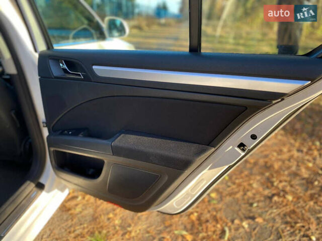 Белый Шкода Суперб, объемом двигателя 1.8 л и пробегом 238 тыс. км за 8999 $, фото 22 на Automoto.ua