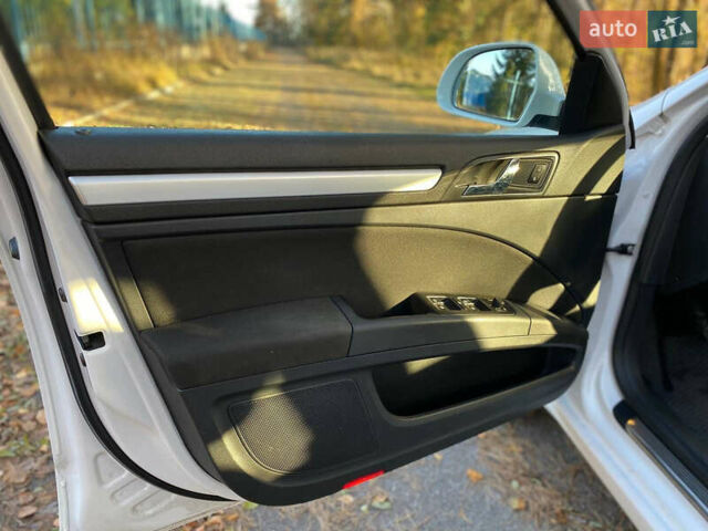 Белый Шкода Суперб, объемом двигателя 1.8 л и пробегом 238 тыс. км за 8999 $, фото 9 на Automoto.ua