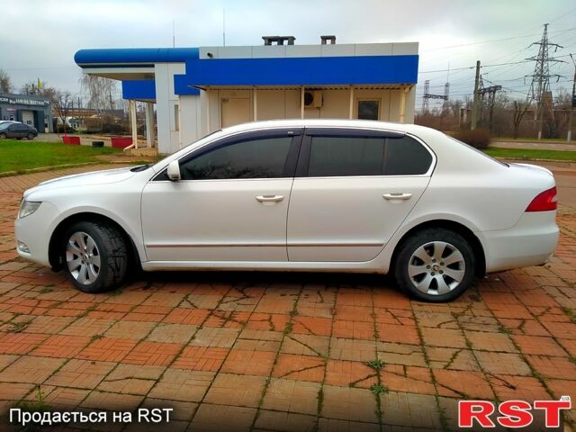 Белый Шкода Суперб, объемом двигателя 1.8 л и пробегом 230 тыс. км за 7900 $, фото 6 на Automoto.ua