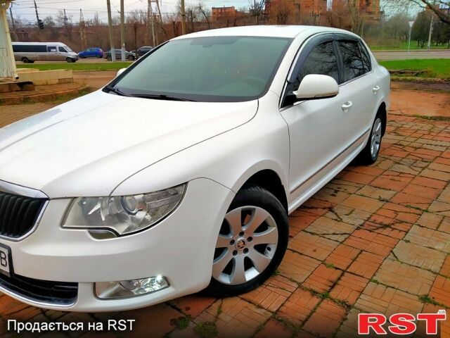 Белый Шкода Суперб, объемом двигателя 1.8 л и пробегом 230 тыс. км за 7900 $, фото 3 на Automoto.ua