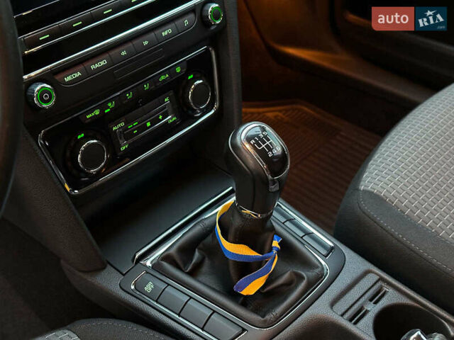 Білий Шкода Суперб, об'ємом двигуна 1.8 л та пробігом 109 тис. км за 10990 $, фото 10 на Automoto.ua