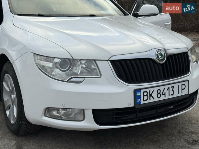 Білий Шкода Суперб, об'ємом двигуна 1.97 л та пробігом 280 тис. км за 12000 $, фото 5 на Automoto.ua