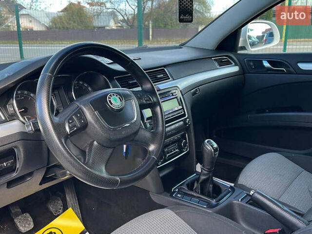 Шкода Суперб 2012 у Коломые на Automoto.ua Білий Шкода Суперб, об'ємом двигуна 1.97 л та пробігом 254 тис. км за 9200 $, фото 6 на Automoto.ua