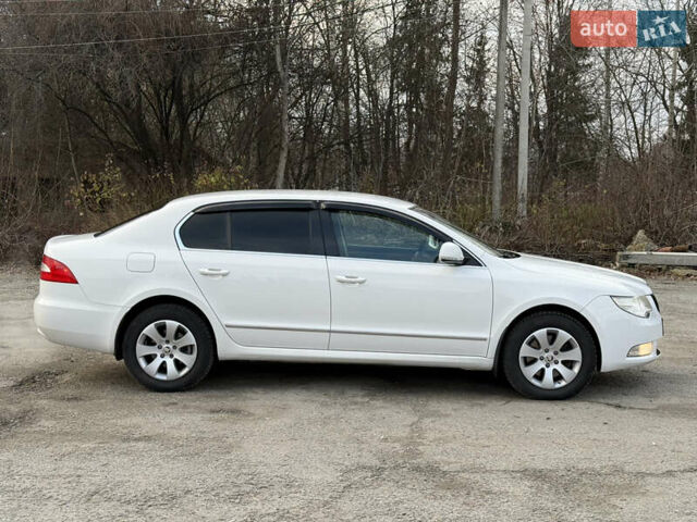 Білий Шкода Суперб, об'ємом двигуна 1.97 л та пробігом 280 тис. км за 12000 $, фото 35 на Automoto.ua