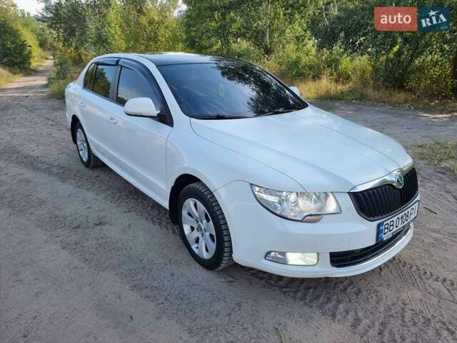 Белый Шкода Суперб, объемом двигателя 1.8 л и пробегом 169 тыс. км за 10300 $, фото 5 на Automoto.ua