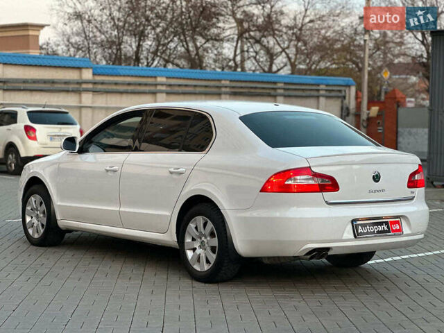 Білий Шкода Суперб, об'ємом двигуна 1.8 л та пробігом 109 тис. км за 10990 $, фото 5 на Automoto.ua