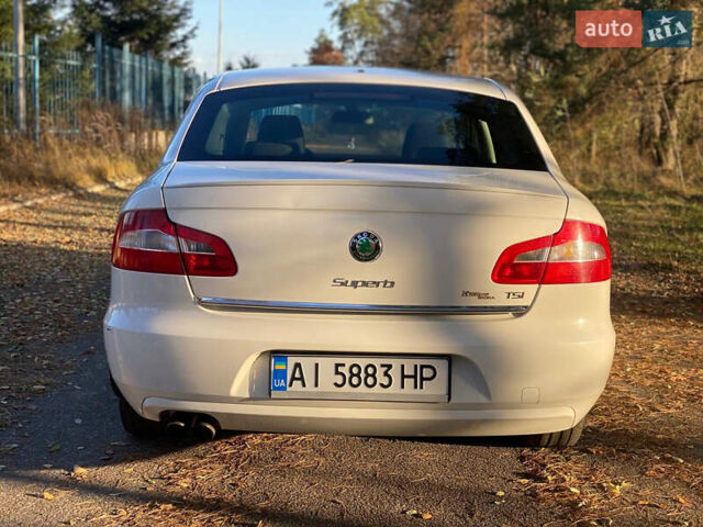 Белый Шкода Суперб, объемом двигателя 1.8 л и пробегом 238 тыс. км за 8999 $, фото 4 на Automoto.ua