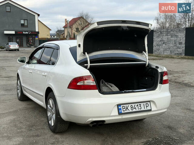 Білий Шкода Суперб, об'ємом двигуна 1.97 л та пробігом 280 тис. км за 12000 $, фото 38 на Automoto.ua
