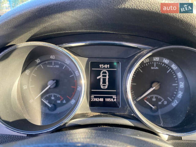 Белый Шкода Суперб, объемом двигателя 1.8 л и пробегом 238 тыс. км за 8999 $, фото 16 на Automoto.ua