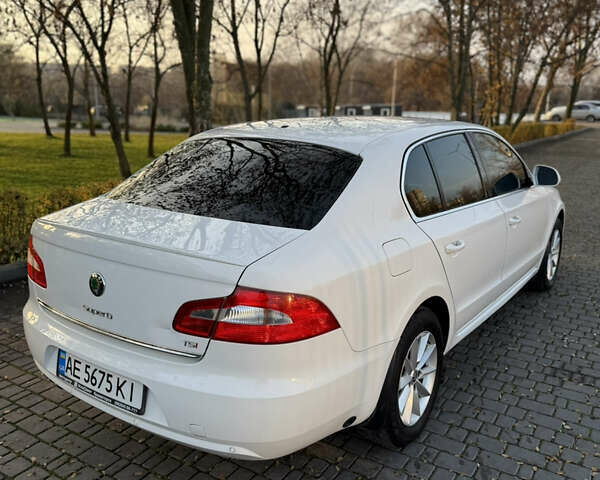 Белый Шкода Суперб, объемом двигателя 1.78 л и пробегом 180 тыс. км за 8600 $, фото 2 на Automoto.ua