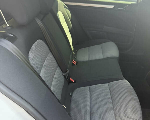 Білий Шкода Суперб, об'ємом двигуна 1.8 л та пробігом 250 тис. км за 9400 $, фото 12 на Automoto.ua