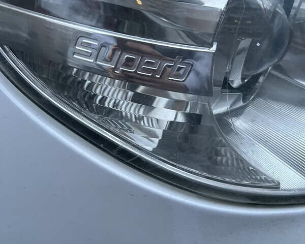 Білий Шкода Суперб, об'ємом двигуна 1.8 л та пробігом 156 тис. км за 8000 $, фото 25 на Automoto.ua