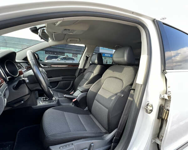 Білий Шкода Суперб, об'ємом двигуна 1.8 л та пробігом 250 тис. км за 9800 $, фото 28 на Automoto.ua