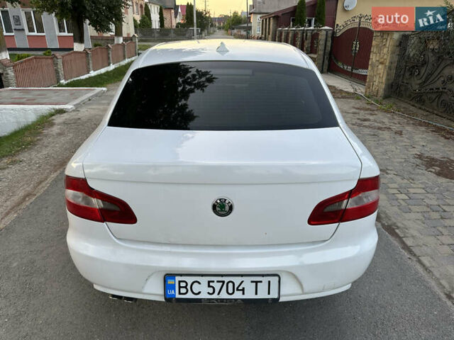 Белый Шкода Суперб, объемом двигателя 2 л и пробегом 264 тыс. км за 8600 $, фото 10 на Automoto.ua