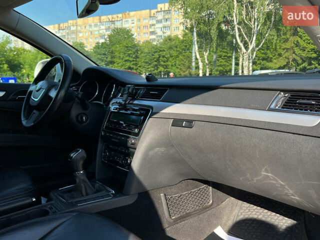 Білий Шкода Суперб, об'ємом двигуна 1.6 л та пробігом 183 тис. км за 8250 $, фото 9 на Automoto.ua