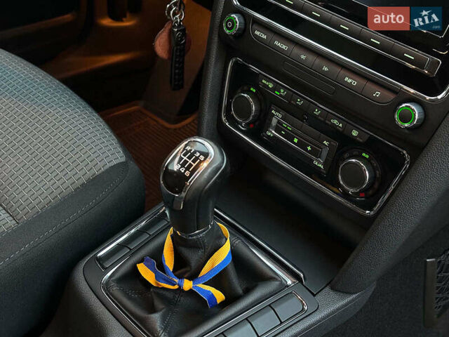 Білий Шкода Суперб, об'ємом двигуна 1.8 л та пробігом 109 тис. км за 10990 $, фото 20 на Automoto.ua