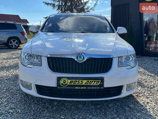 Шкода Суперб 2012 у Коломые на Automoto.ua Білий Шкода Суперб, об'ємом двигуна 1.97 л та пробігом 254 тис. км за 9200 $, фото 1 на Automoto.ua