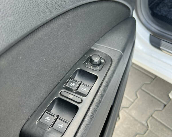 Білий Шкода Суперб, об'ємом двигуна 1.8 л та пробігом 250 тис. км за 9800 $, фото 32 на Automoto.ua