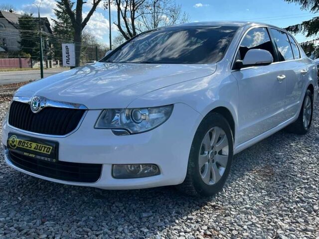 Шкода Суперб 2012 у Коломые на Automoto.ua Білий Шкода Суперб, об'ємом двигуна 2 л та пробігом 254 тис. км за 9200 $, фото 2 на Automoto.ua