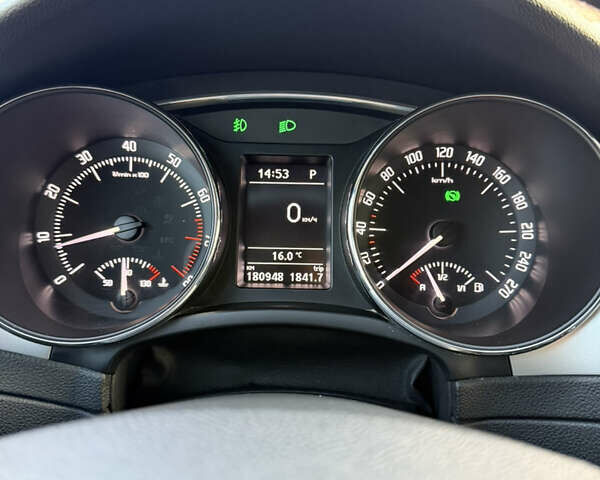 Белый Шкода Суперб, объемом двигателя 1.78 л и пробегом 180 тыс. км за 8600 $, фото 5 на Automoto.ua