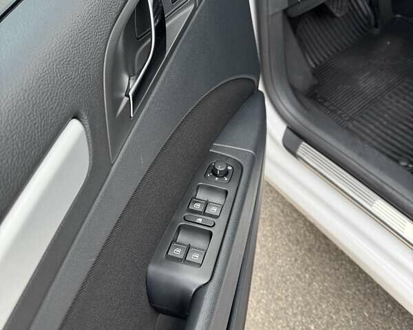 Белый Шкода Суперб, объемом двигателя 1.8 л и пробегом 109 тыс. км за 10500 $, фото 34 на Automoto.ua