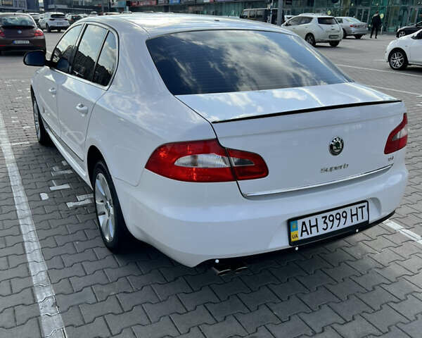 Білий Шкода Суперб, об'ємом двигуна 1.8 л та пробігом 250 тис. км за 9800 $, фото 14 на Automoto.ua
