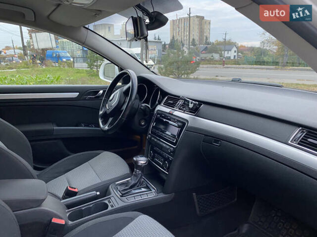 Белый Шкода Суперб, объемом двигателя 1.8 л и пробегом 230 тыс. км за 8300 $, фото 3 на Automoto.ua