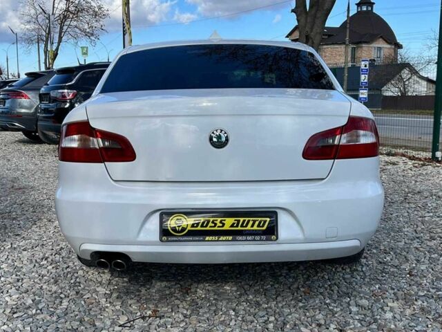 Шкода Суперб 2012 у Коломые на Automoto.ua Білий Шкода Суперб, об'ємом двигуна 2 л та пробігом 254 тис. км за 9200 $, фото 4 на Automoto.ua