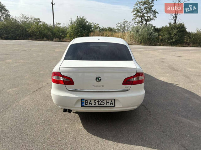 Білий Шкода Суперб, об'ємом двигуна 1.8 л та пробігом 209 тис. км за 9500 $, фото 4 на Automoto.ua