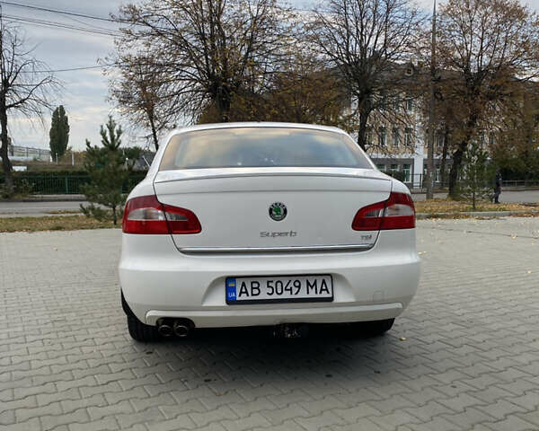 Белый Шкода Суперб, объемом двигателя 1.8 л и пробегом 230 тыс. км за 8300 $, фото 7 на Automoto.ua