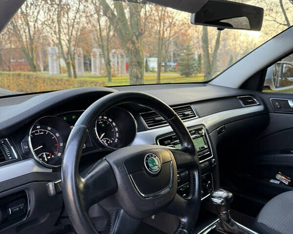 Белый Шкода Суперб, объемом двигателя 1.78 л и пробегом 180 тыс. км за 8600 $, фото 4 на Automoto.ua