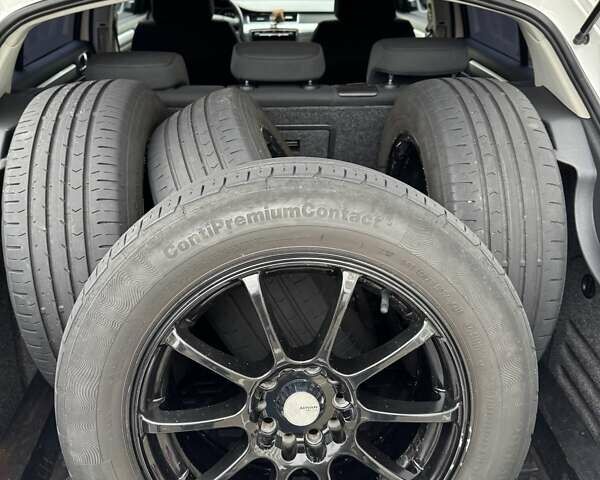 Белый Шкода Суперб, объемом двигателя 1.8 л и пробегом 109 тыс. км за 10500 $, фото 25 на Automoto.ua