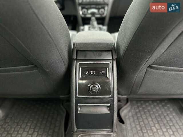 Білий Шкода Суперб, об'ємом двигуна 1.8 л та пробігом 230 тис. км за 8190 $, фото 24 на Automoto.ua