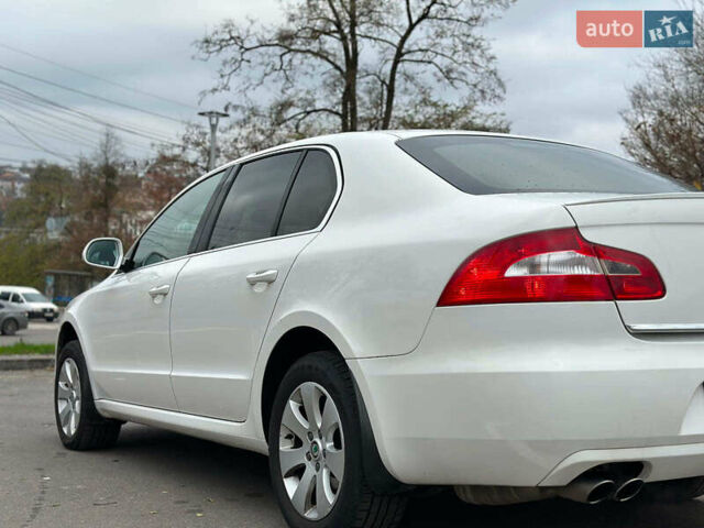 Білий Шкода Суперб, об'ємом двигуна 1.8 л та пробігом 230 тис. км за 8190 $, фото 13 на Automoto.ua