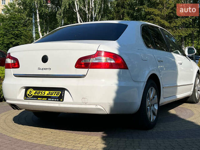Білий Шкода Суперб, об'ємом двигуна 1.6 л та пробігом 183 тис. км за 8250 $, фото 6 на Automoto.ua